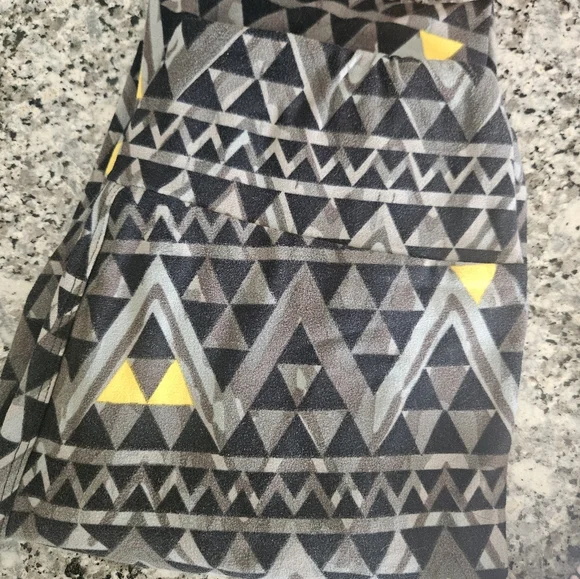 LuLaRoe Geometric Leggings Size Oz. Set Of 6 - Picture 5 of 8